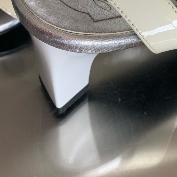 Roger Vivier Paris Sandals - Picture 2 of 8